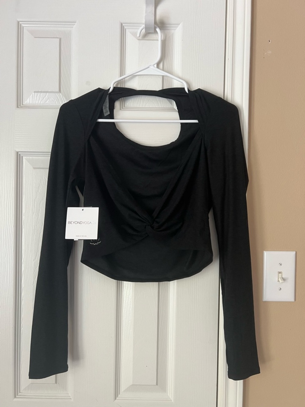 Beyond Yoga Black Long-Sleeve Twist-Front Crop Top